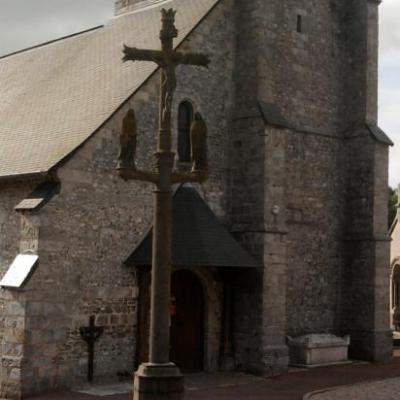Croix bretonne - Eglise de Saint-Denis-sur-Scie